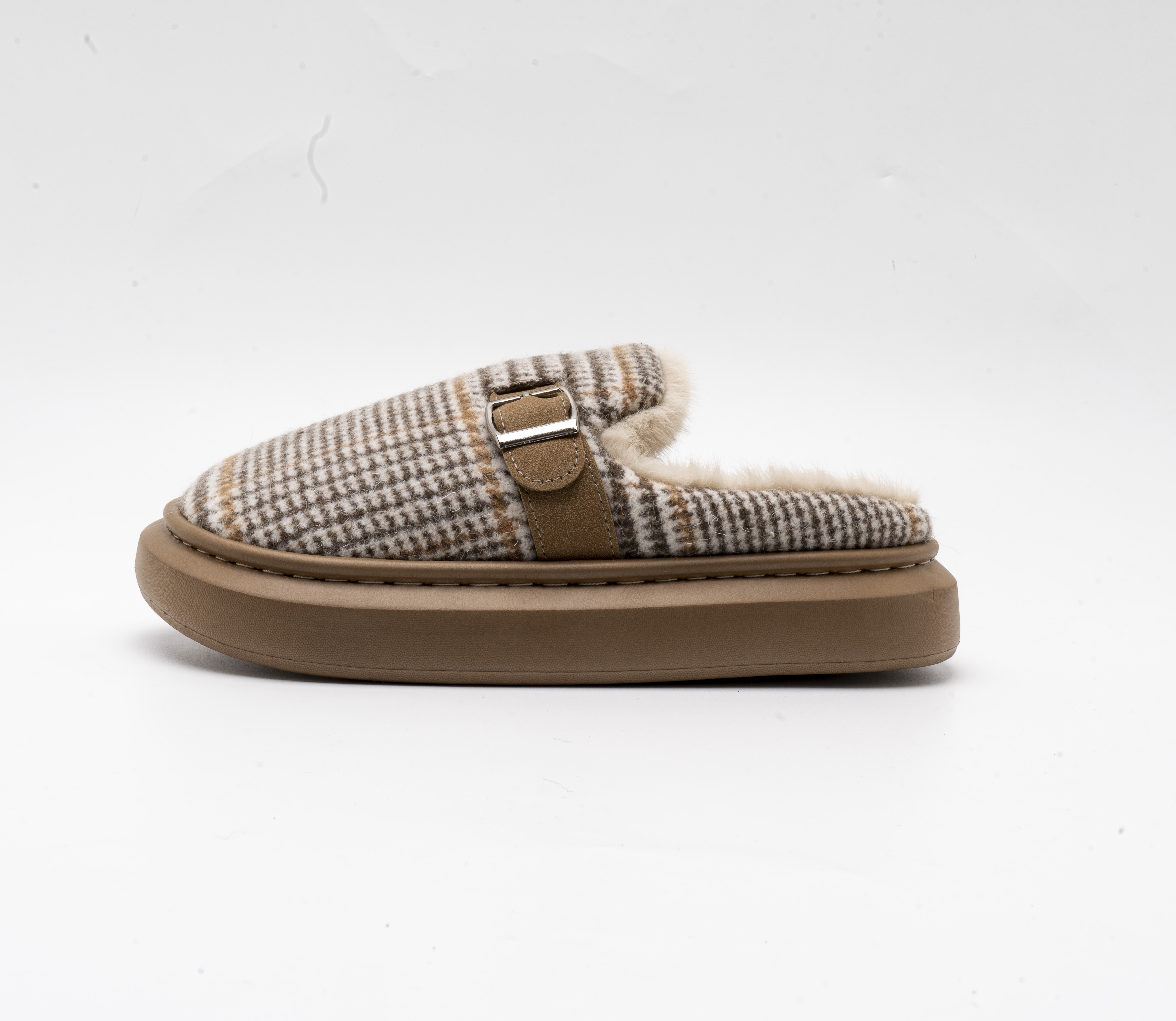 British style winter slippers fashionable and simple home slippers customized warm plush slippers