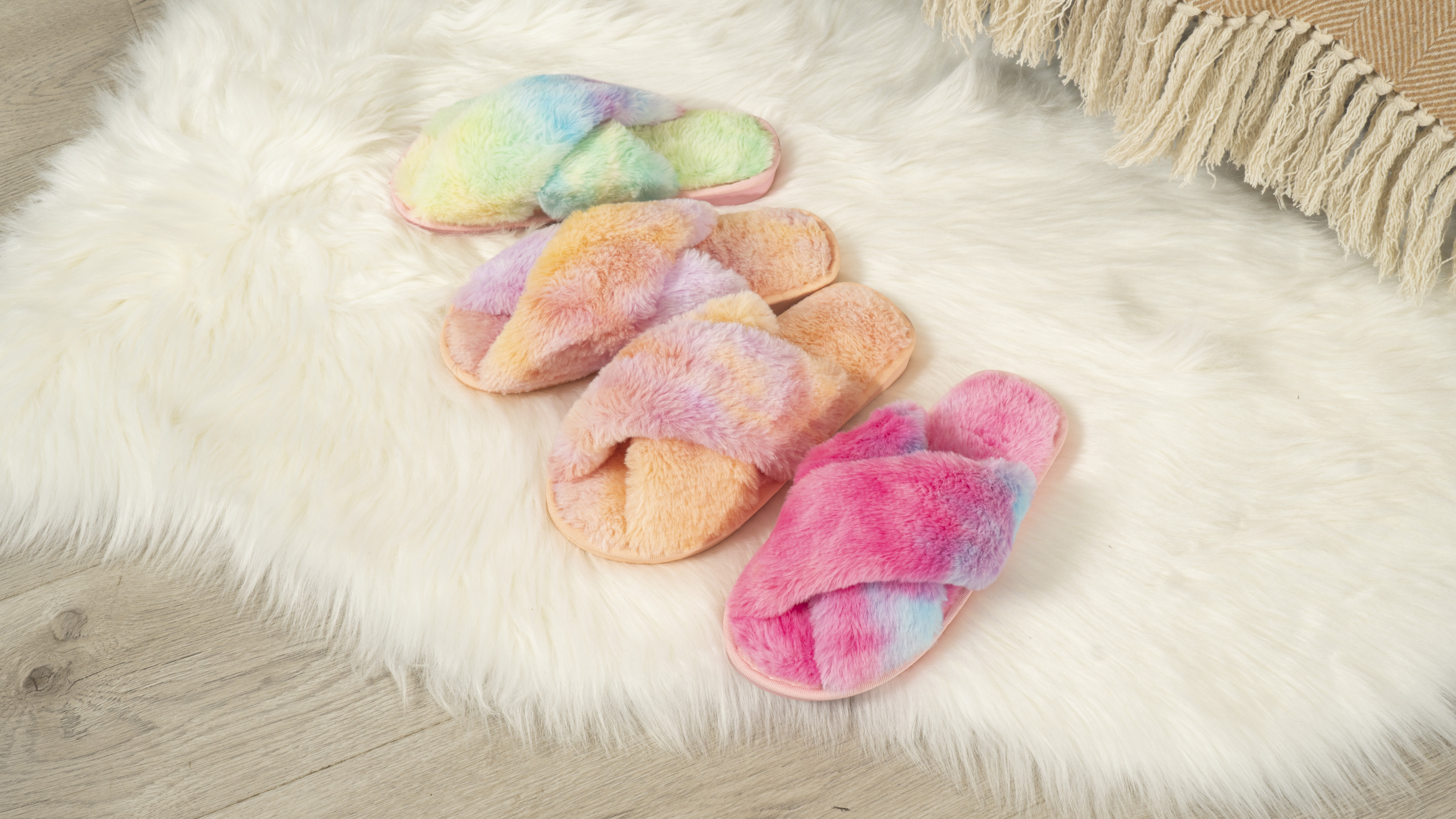 Plush Warm Home Lightweight Soft colorful Comfortable Winter Shoes Women's fur Slippers Manufacturer 