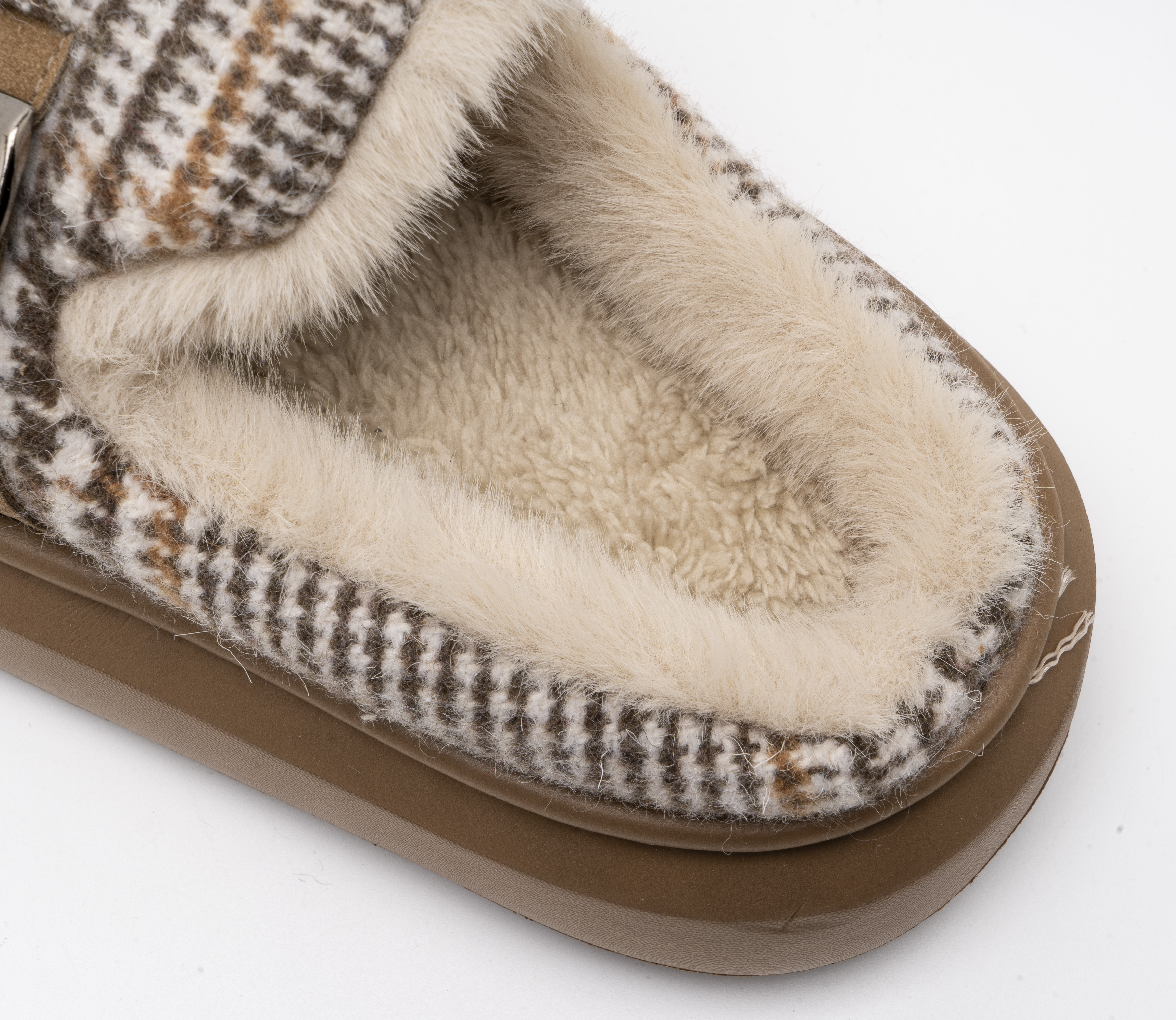 British style winter slippers fashionable and simple home slippers customized warm plush slippers