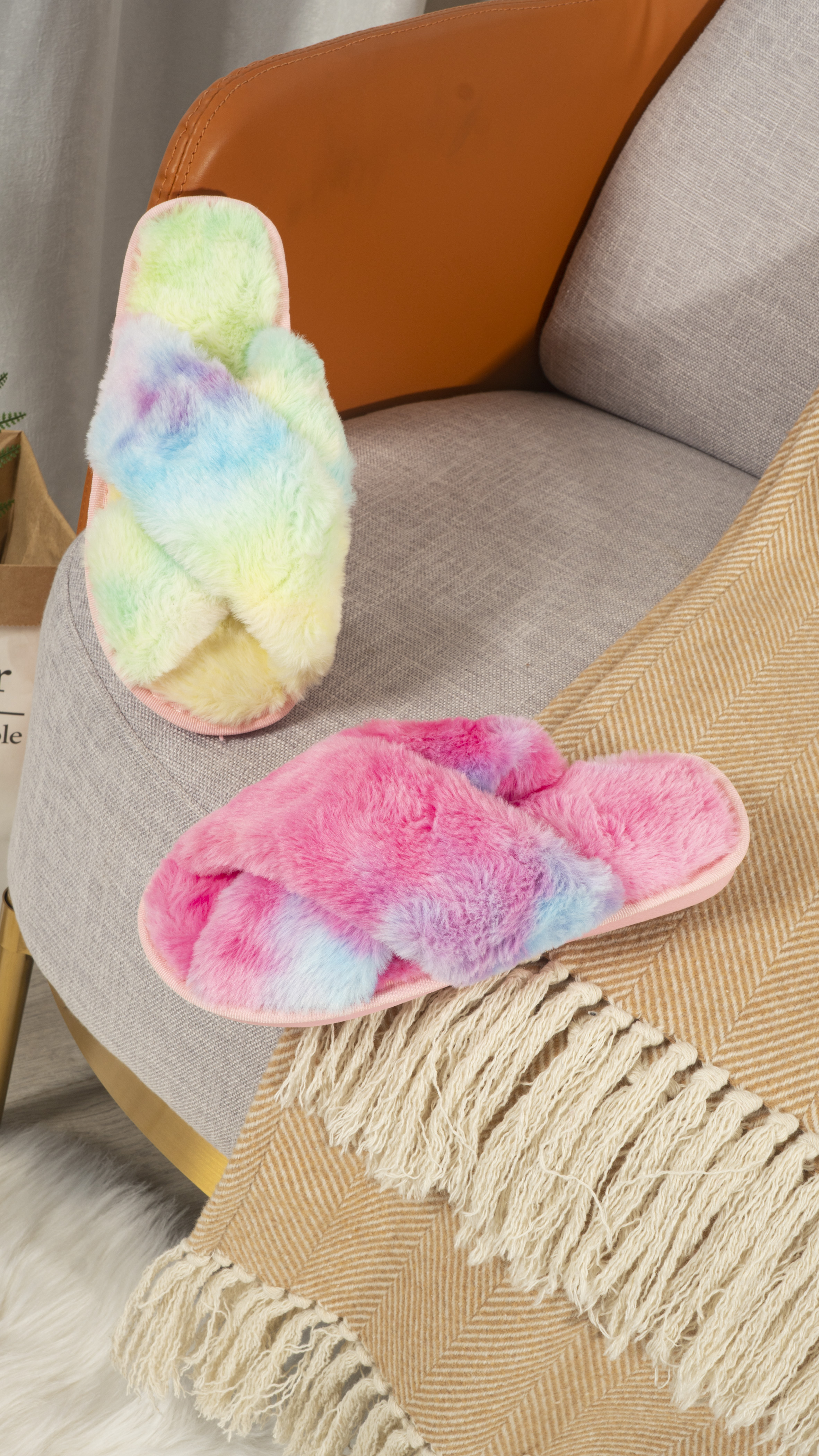 Plush Warm Home Lightweight Soft colorful Comfortable Winter Shoes Women's fur Slippers Manufacturer 