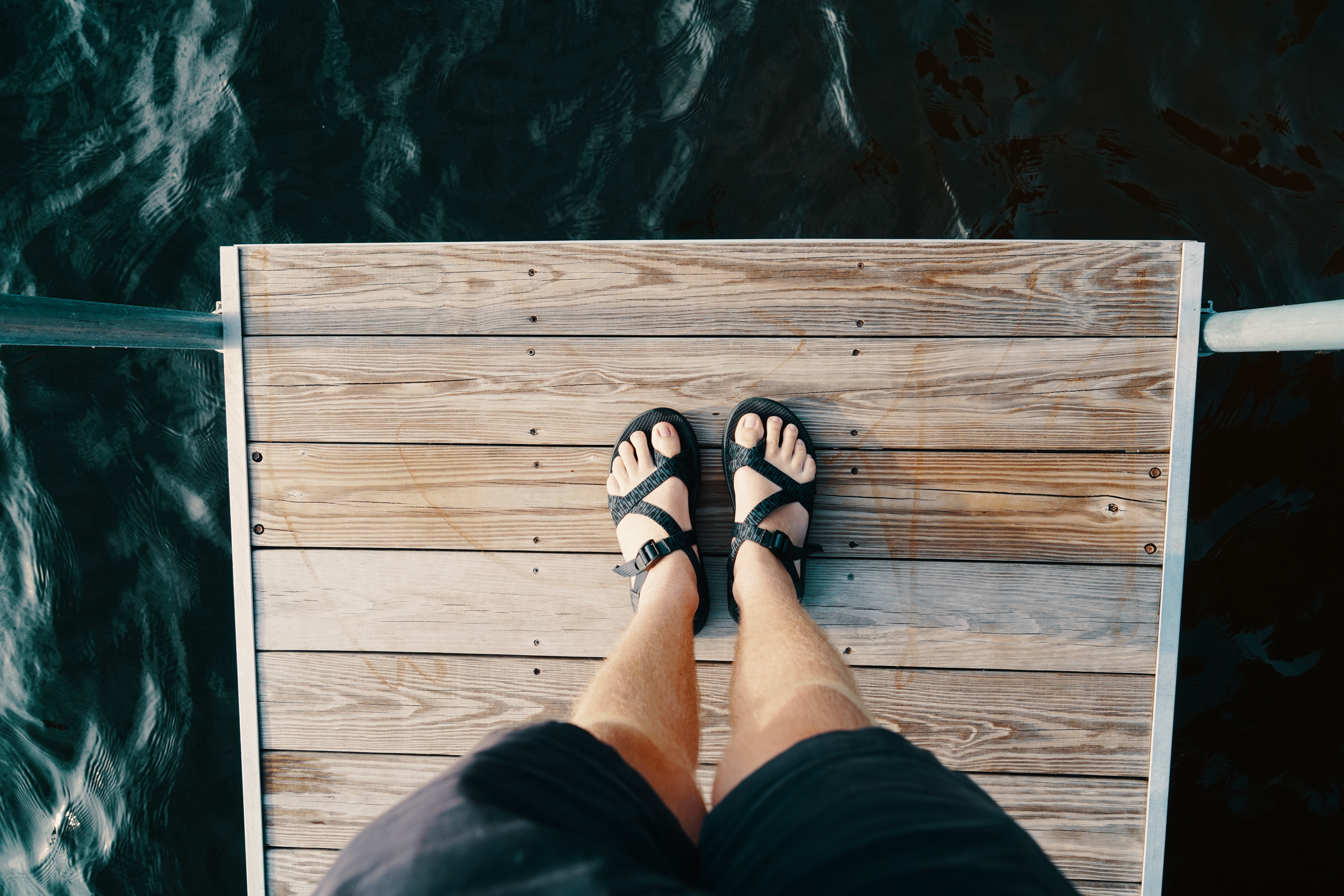 feet-male-standing-wooden-surface-body-water